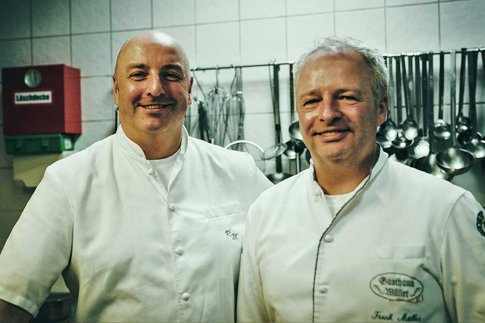Rolf Müller (Küchenchef) und Frank Müller (Patron-Chef), die Top-Ausbilder im Gasthaus Müller